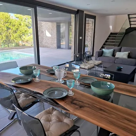 Chalet De Lujo Cercano A La Playa Con Piscina Vakantiehuis *